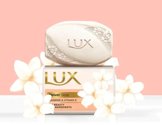 Lux Velvet Touch Soap (100 gm)